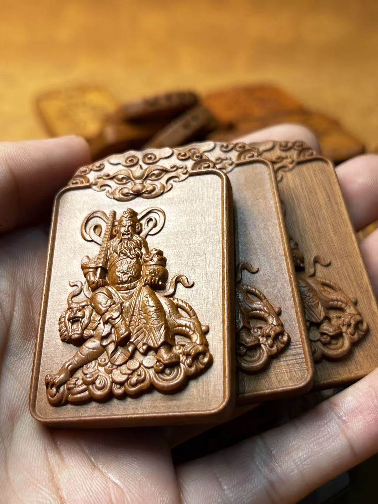 图片[7]-赵公明财神招财枣木精雕平安无事牌吊坠-衔鳞集