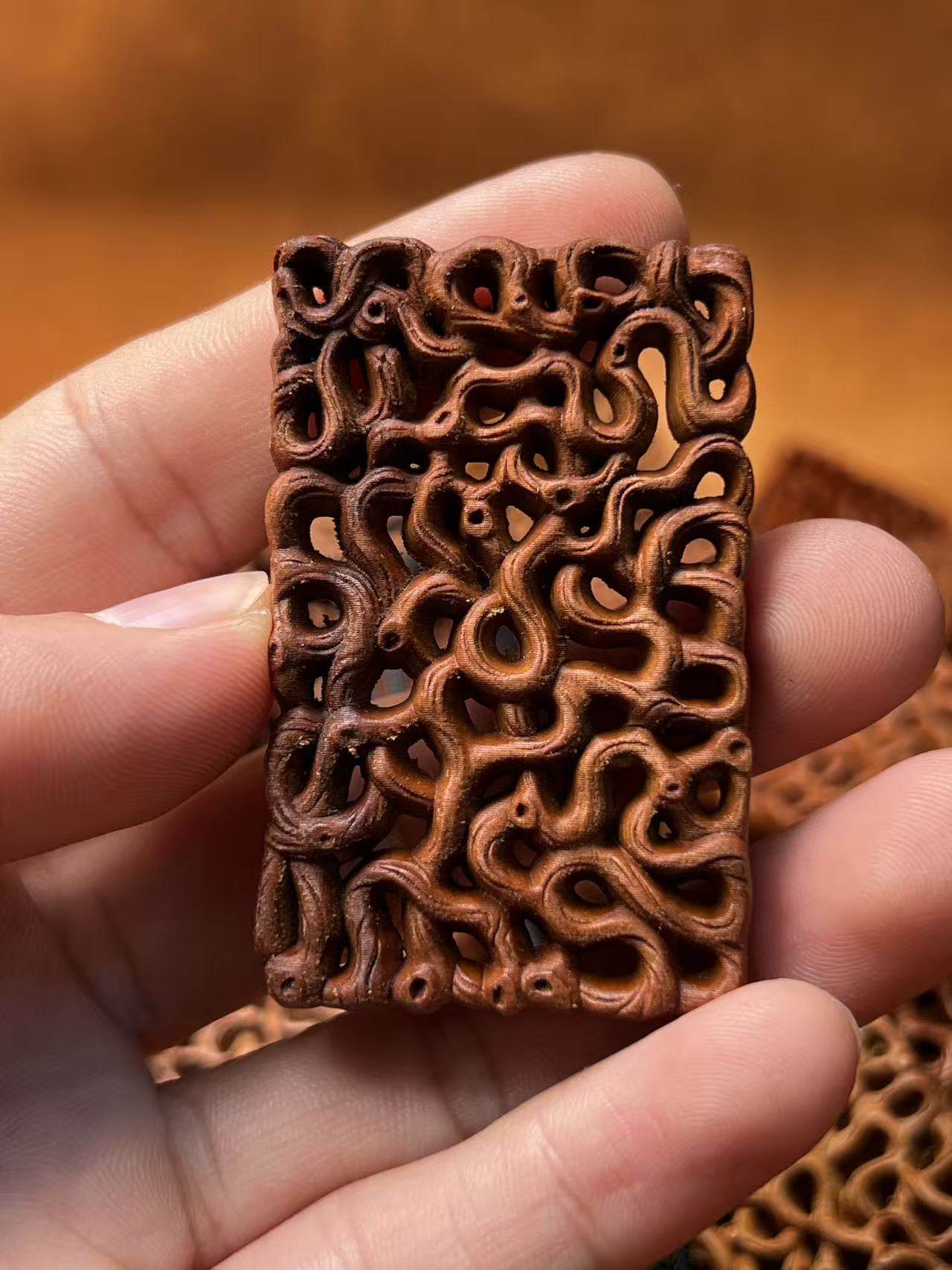 图片[1]-蟠螭纹纳福护身枣木精雕道系平安无事牌-衔鳞集