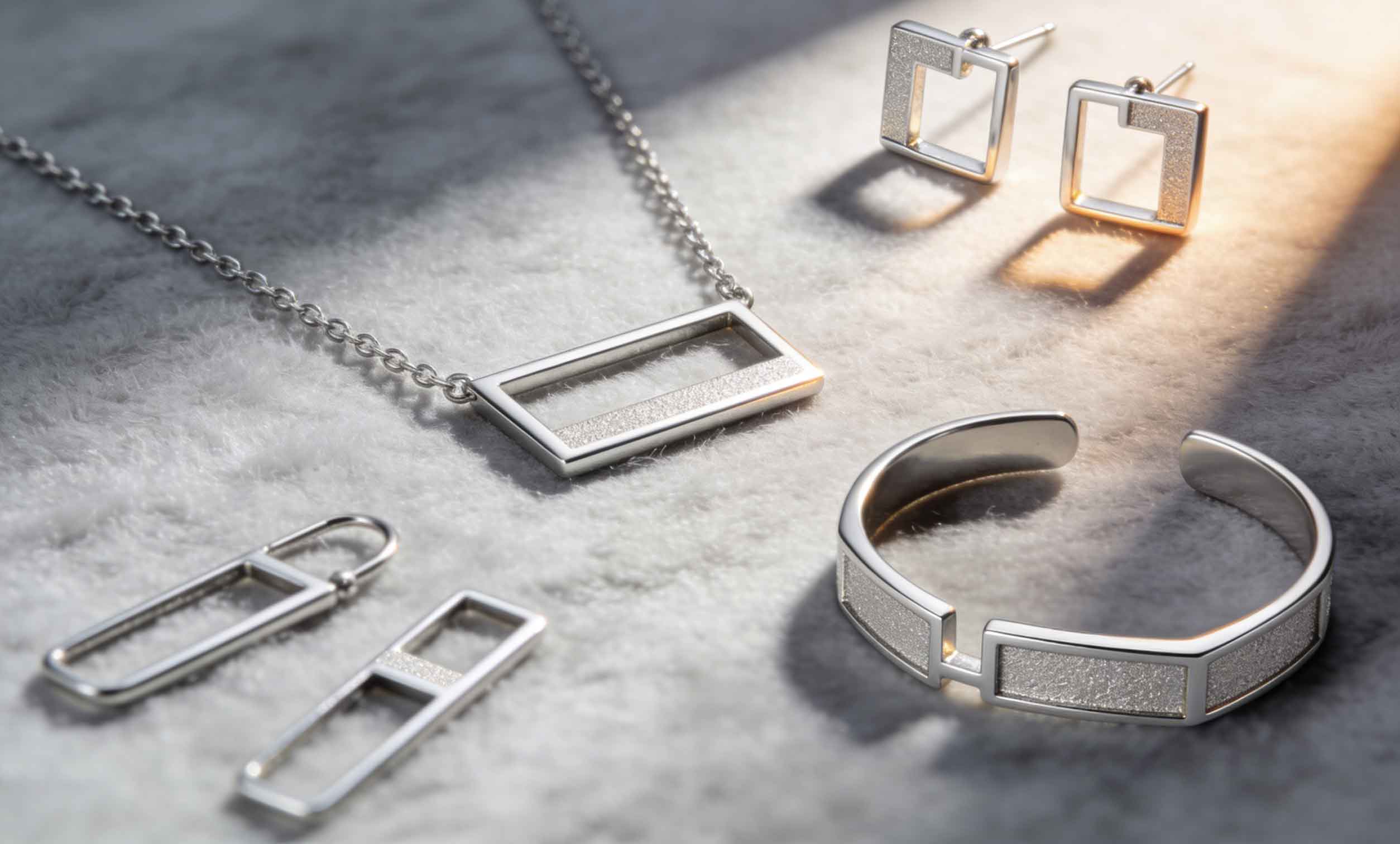 纯银为何重归潮流中心？-衔鳞集