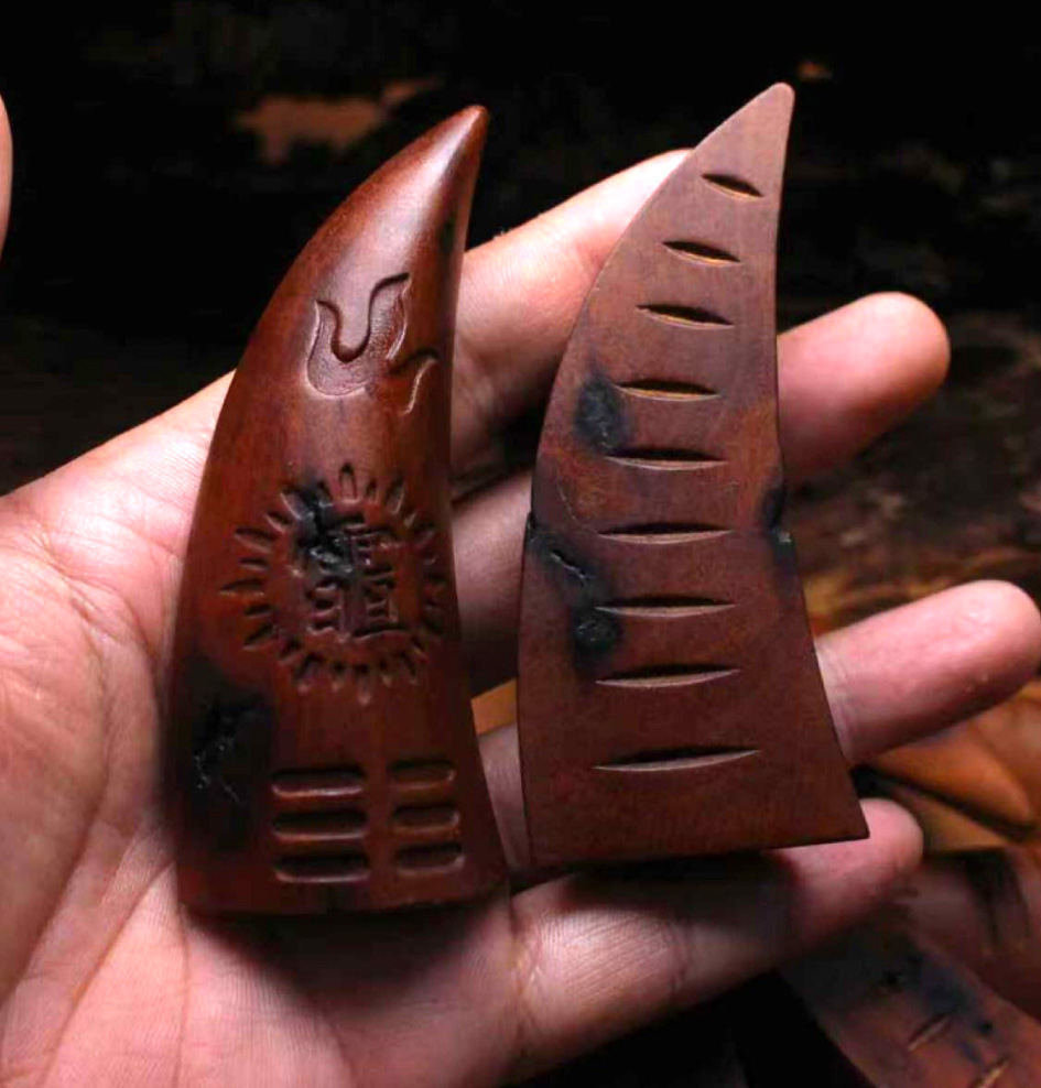 雷击枣木牛角杯筊一阴一阳问天地-衔鳞集