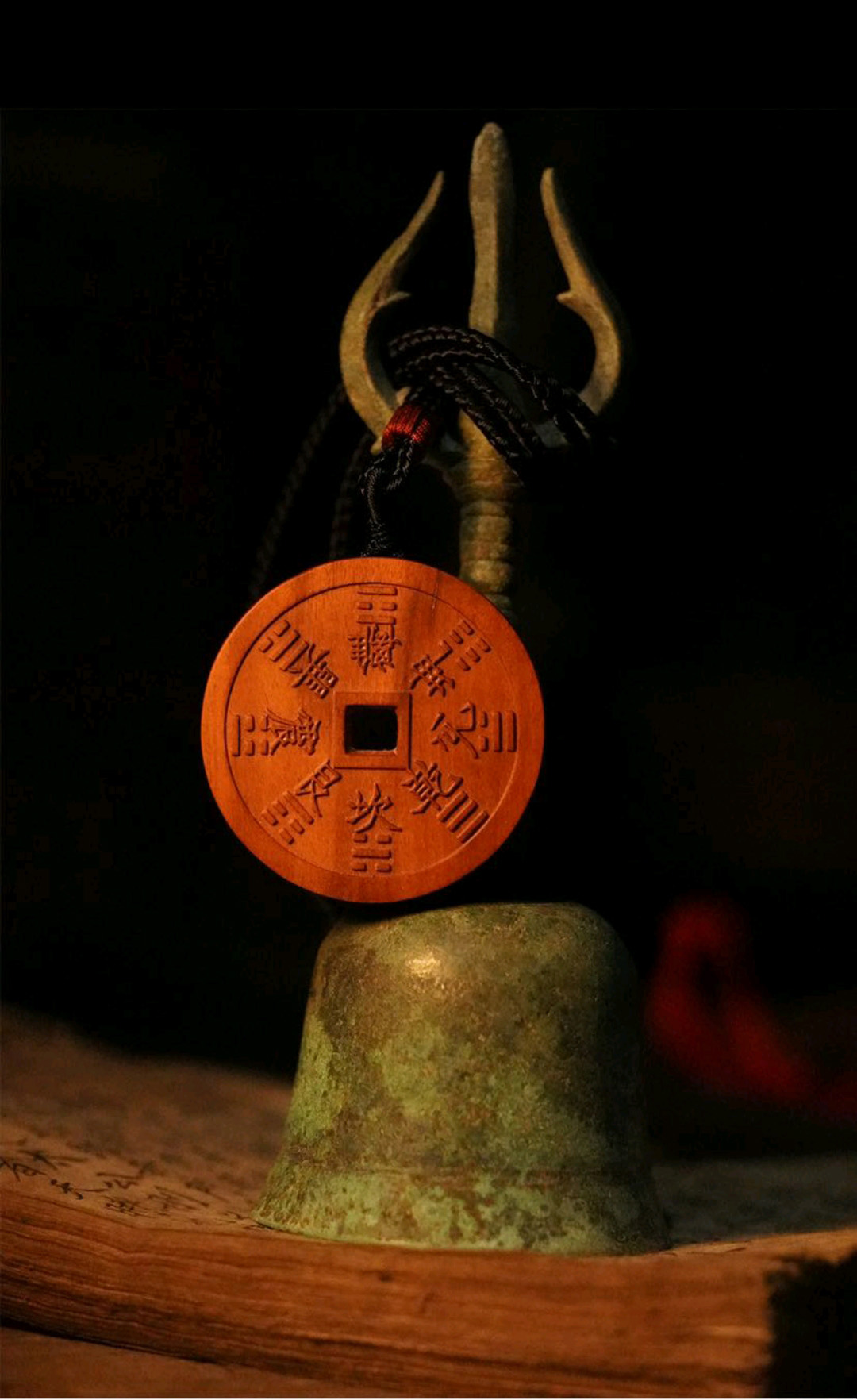 图片[1]-枣木山鬼花钱吊坠-衔鳞集