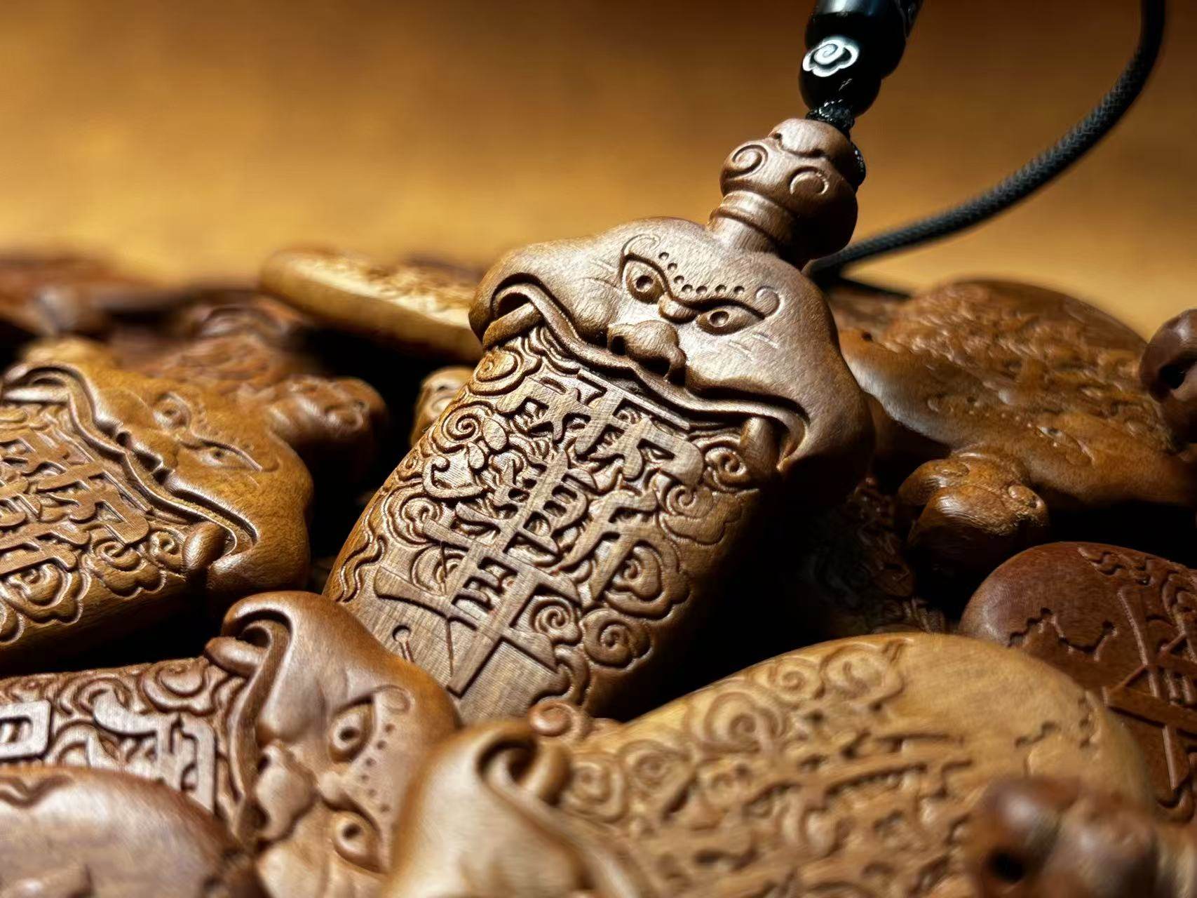 图片[2]-五雷枣木剑吊坠精雕道系随身护法无事牌-衔鳞集