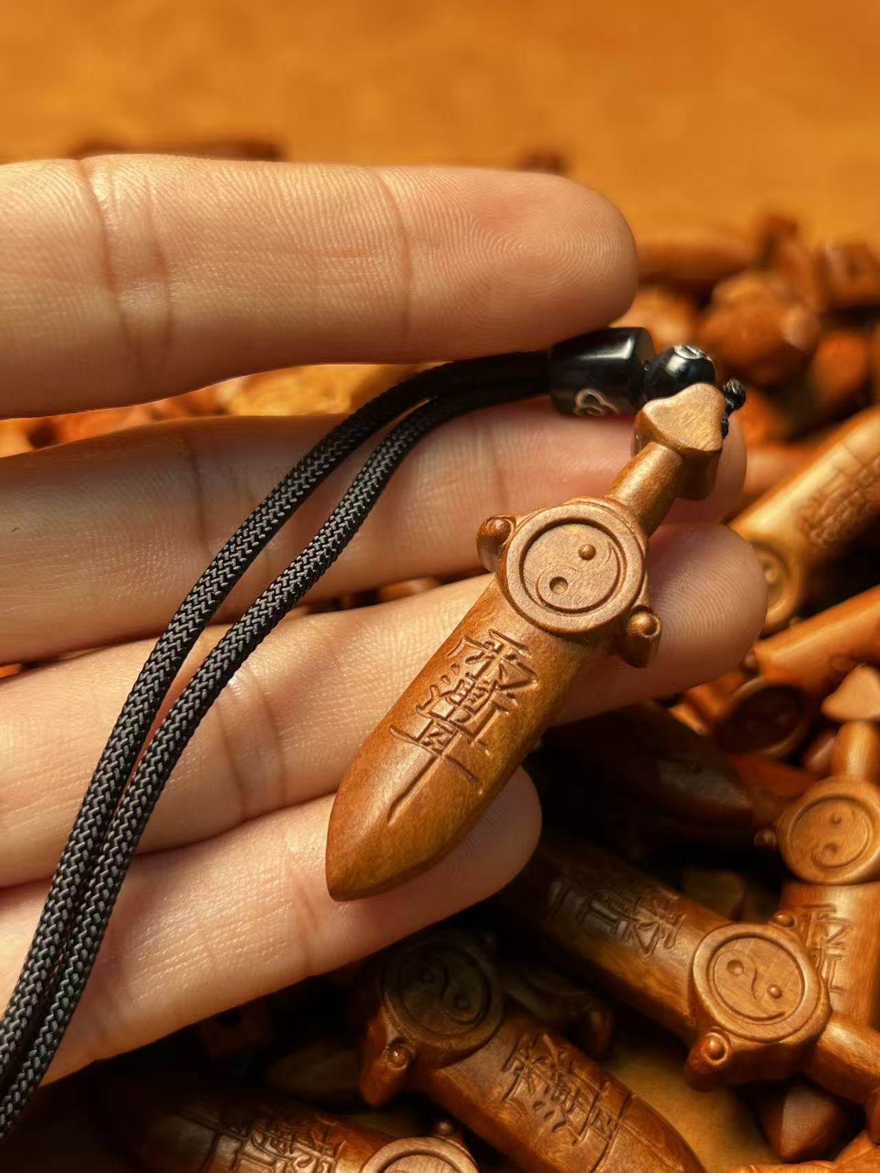 图片[1]-七星紫微讳剑护身枣木精雕道系能量吊坠-衔鳞集