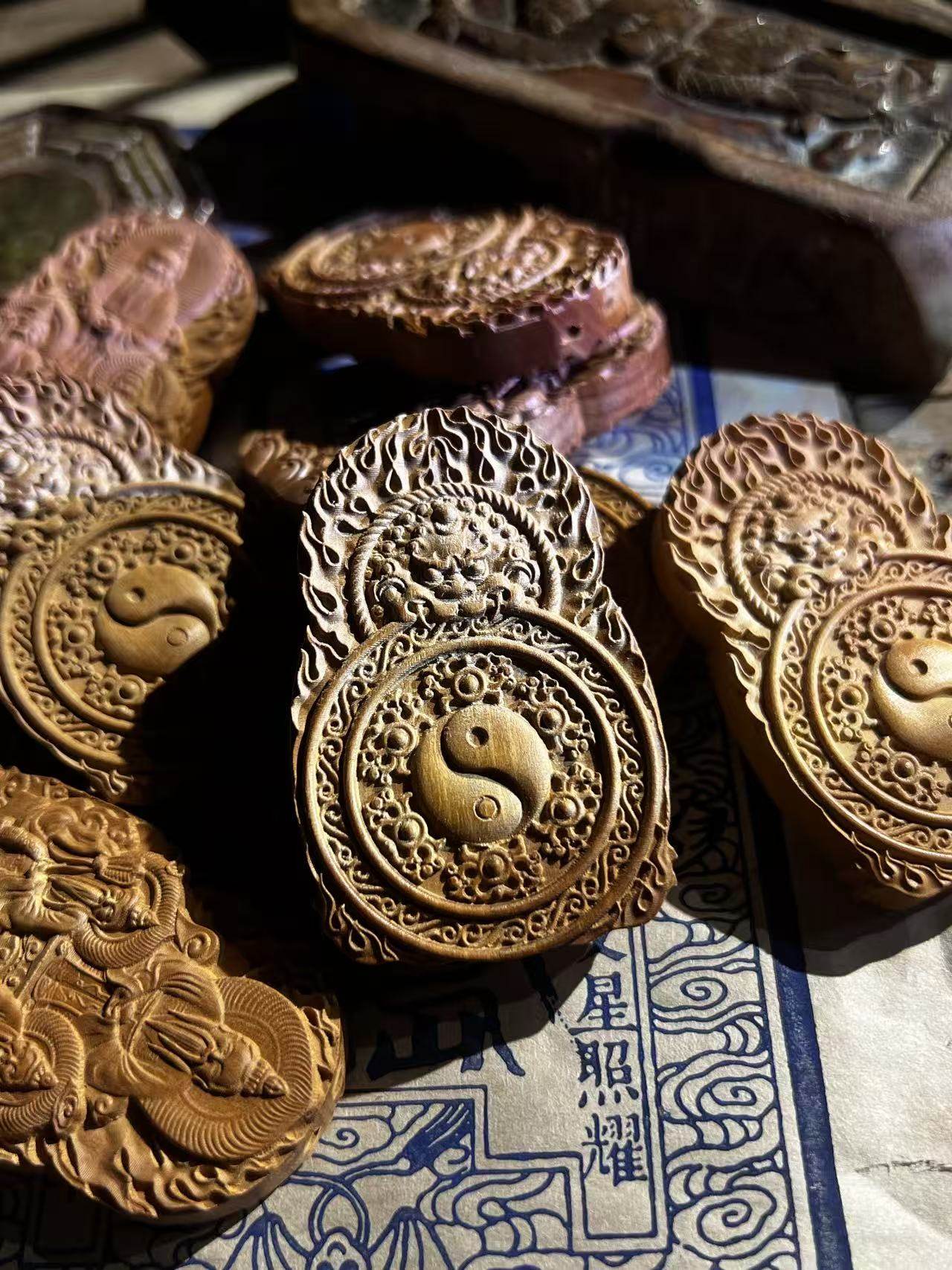 图片[3]-三清祖师护法枣木老料精雕道系无事牌-衔鳞集