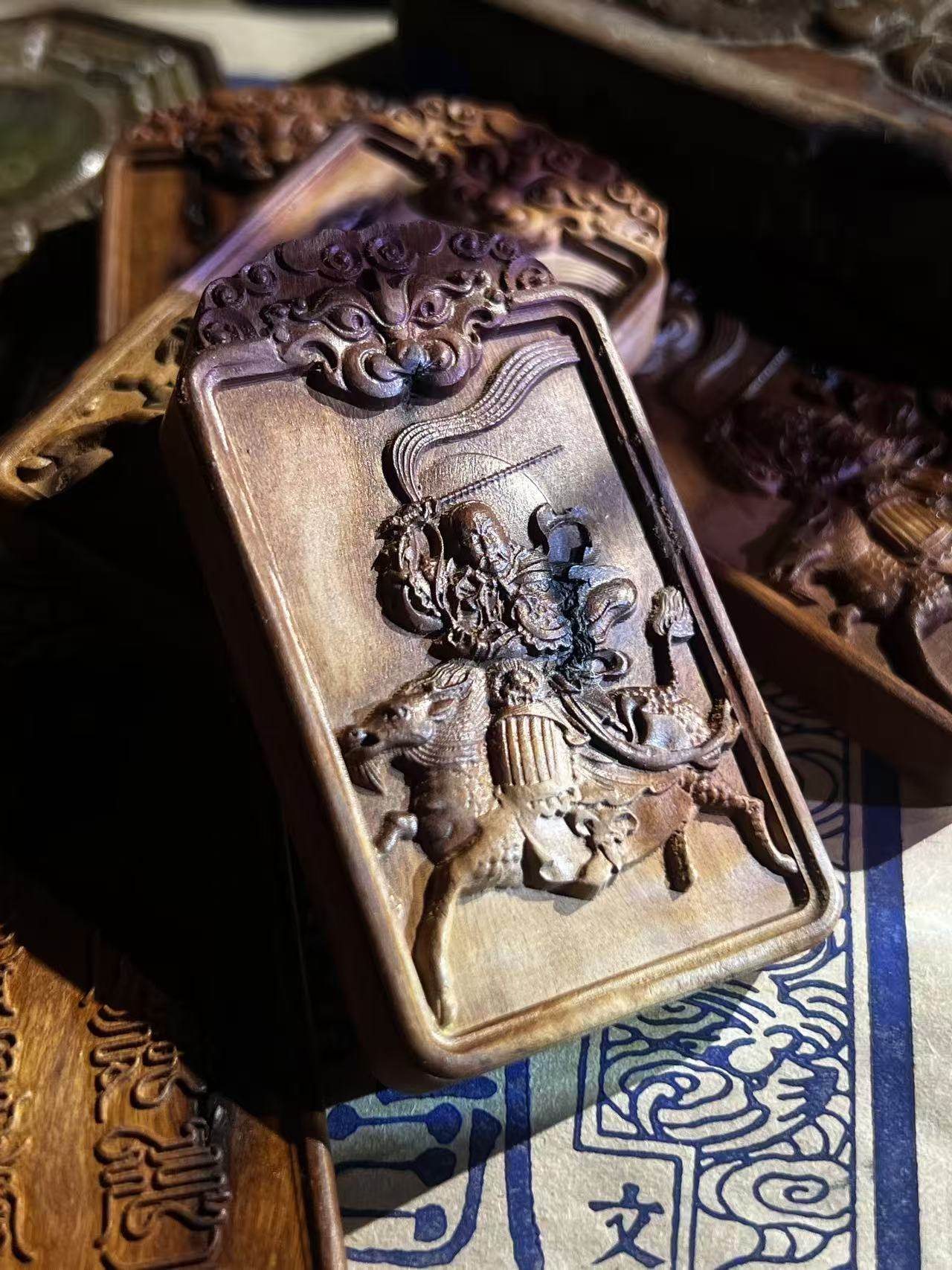 图片[1]-雷声普化天尊枣木精雕道系平安无事牌-衔鳞集