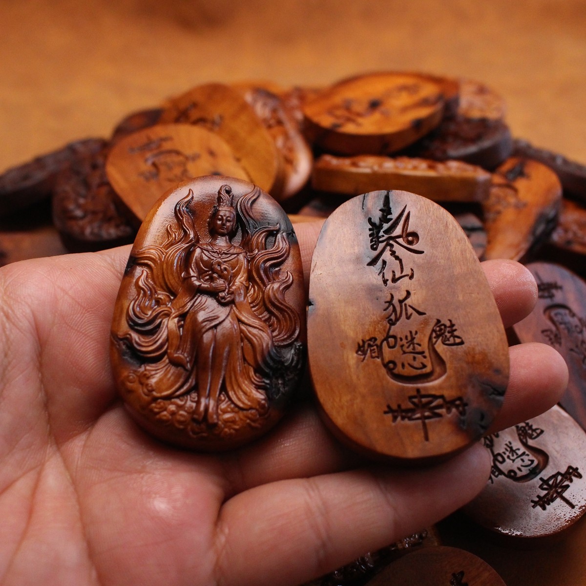 图片[1]-仙狐助运事业有成枣木精雕道系平安无事牌-衔鳞集