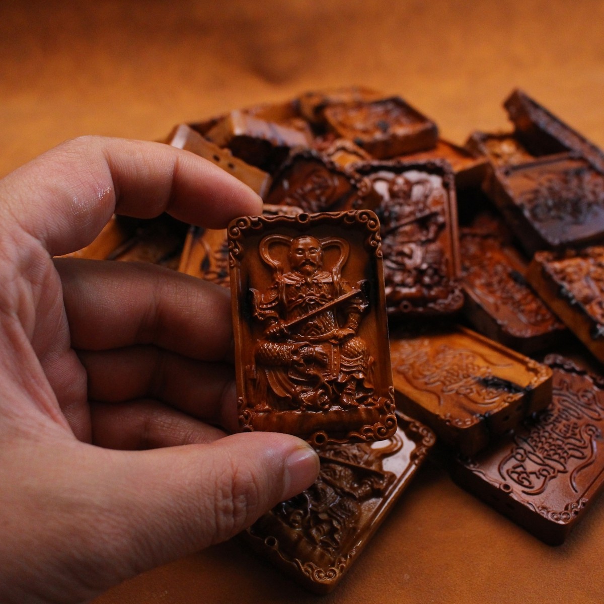 图片[2]-真武大帝护身枣木精雕道系平安无事牌-衔鳞集